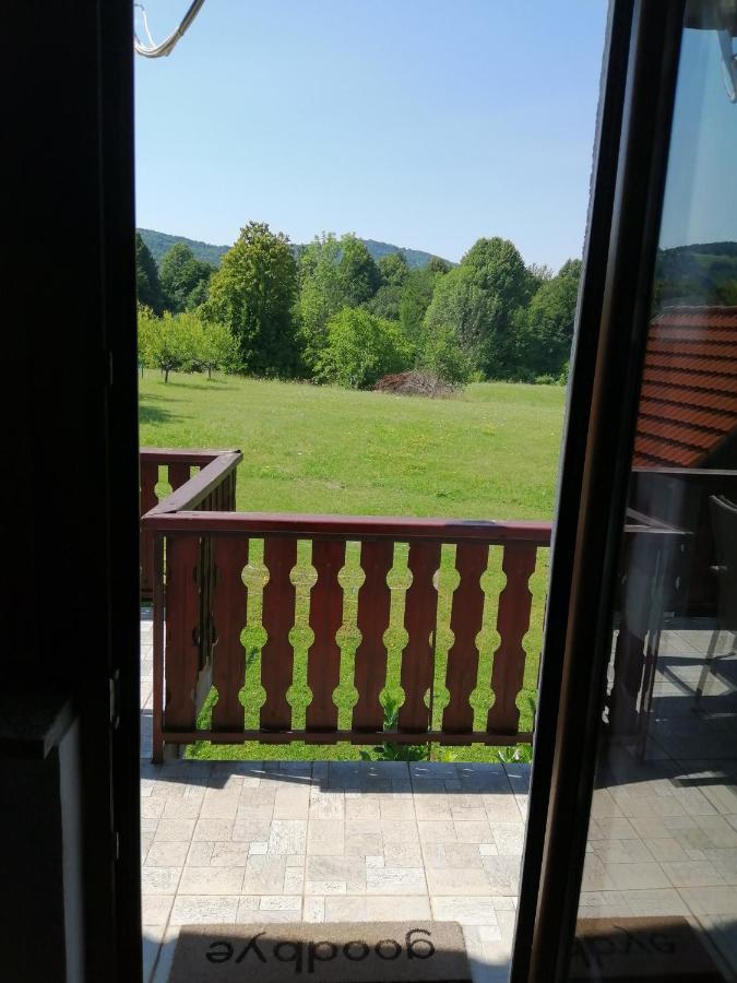 Guesthouse Zafran سوملجاناك الغرفة الصورة